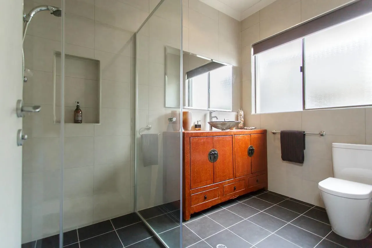 Cronin Island - Bali Island Dream Villa In Surfers Paradise 0*,  Australia