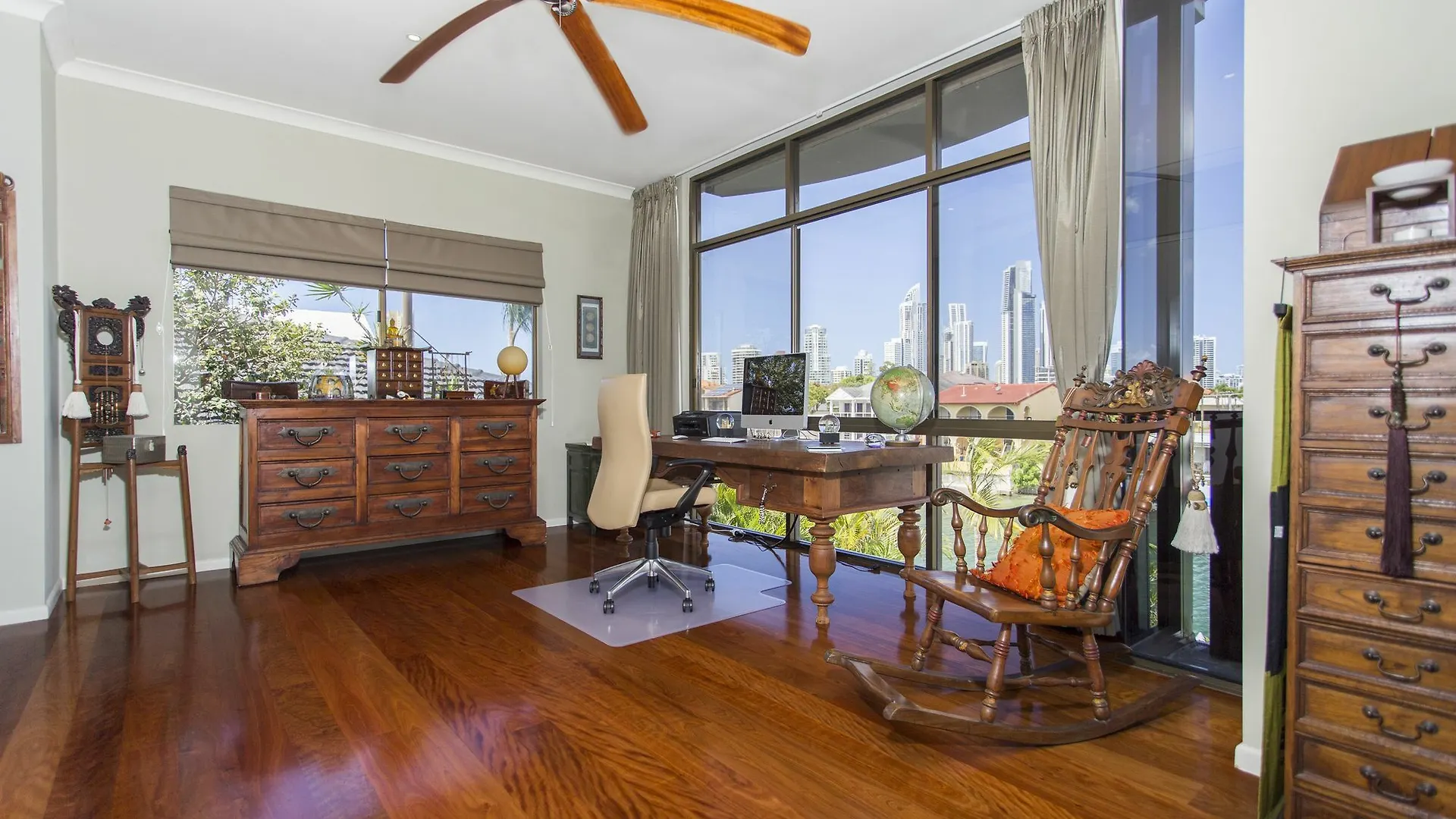 Cronin Island - Bali Island Dream Villa In Surfers Paradise Australia