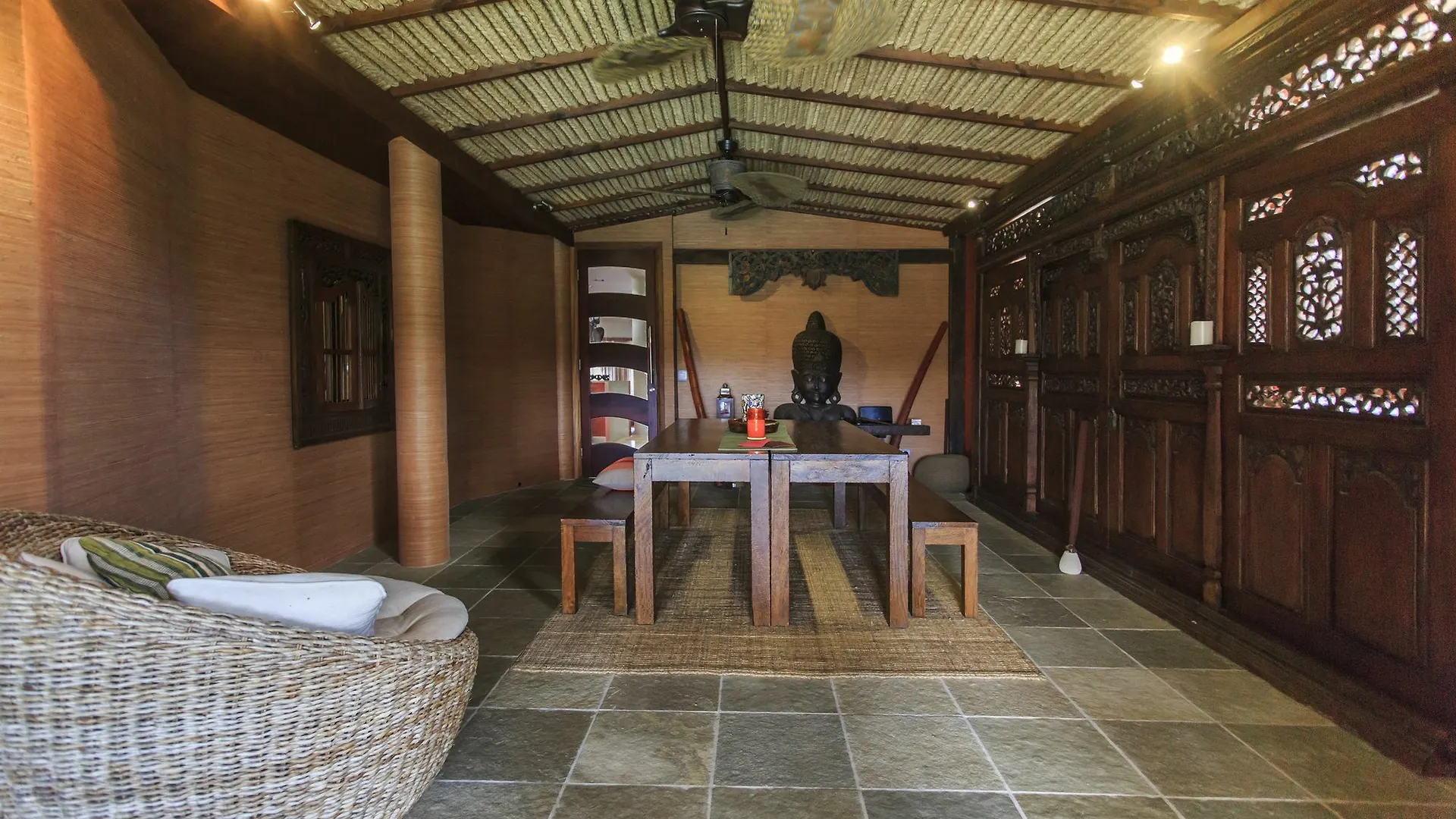 Cronin Island - Bali Island Dream Villa In Surfers Paradise Apartment